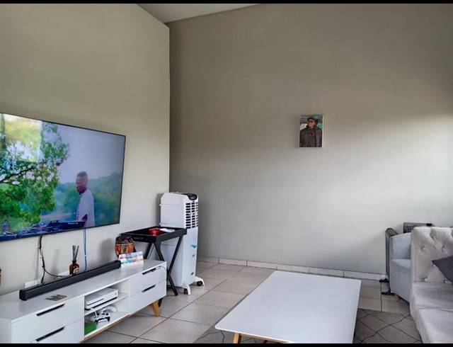 2 BEDROOM APARTMENT FOR SALE IN ROSEBANK